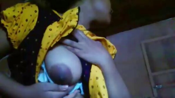 आसा अकीरास पुसी मोल्ड आणि तिची गांड
