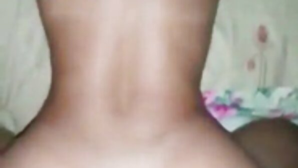 रसाळ आणि खोडकर कार्यालय प्रेमी दुपारचे जेवण